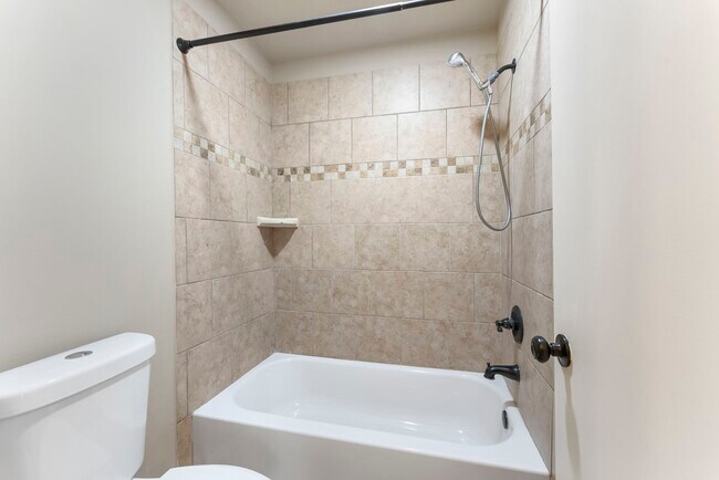 Building Photo - 1010 E Red Cedar Cir