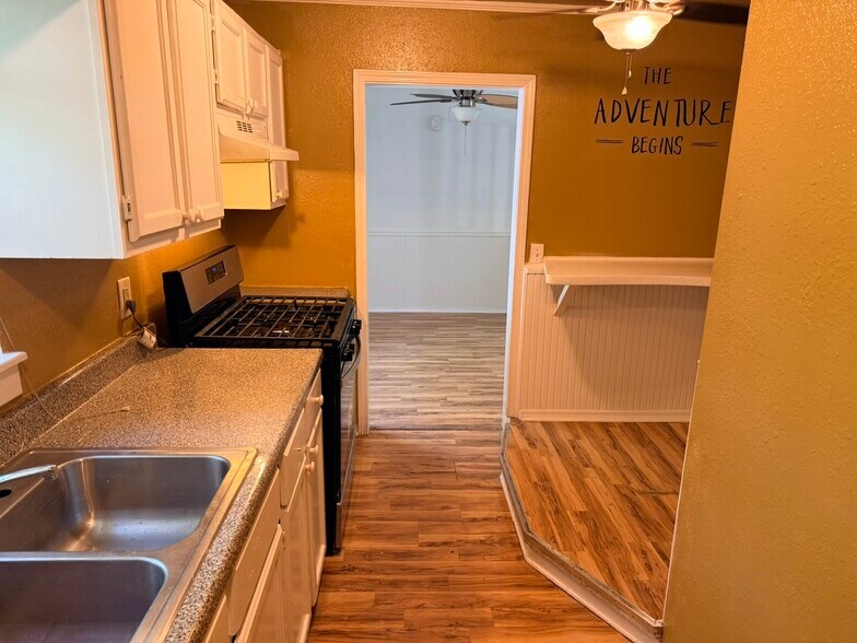 Building Photo - 2529 E 29th St N