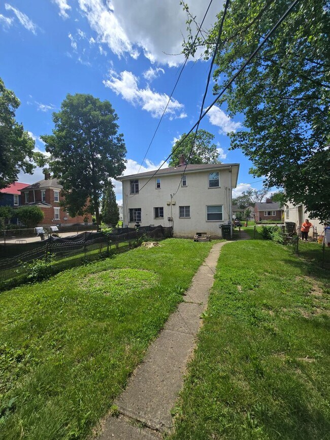Building Photo - 110-112 N TERRACE AVE