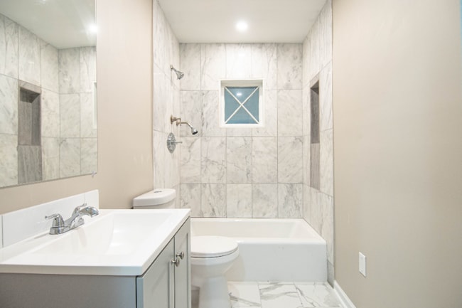 Building Photo - 895 Greg Dr