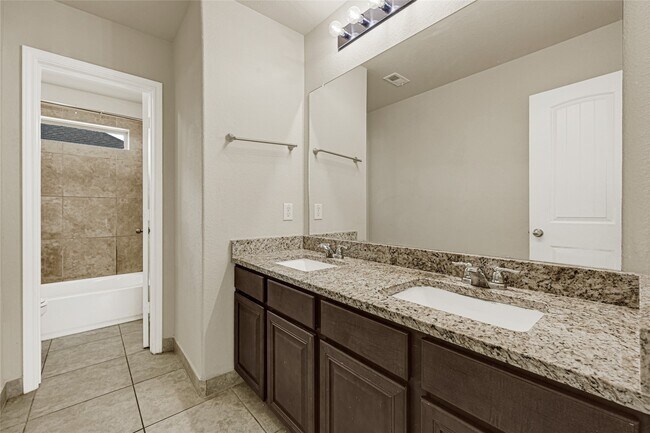 Building Photo - 17002 Devon Dogwood Trail