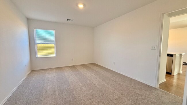 Building Photo - Brand New!! Cute 3 bed, 2 bath in Tuscany Lakes