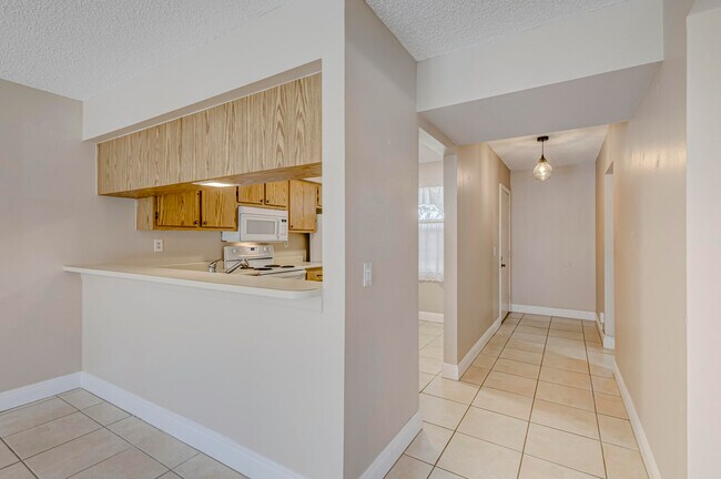 Building Photo - 601 Sabal Ridge Cir