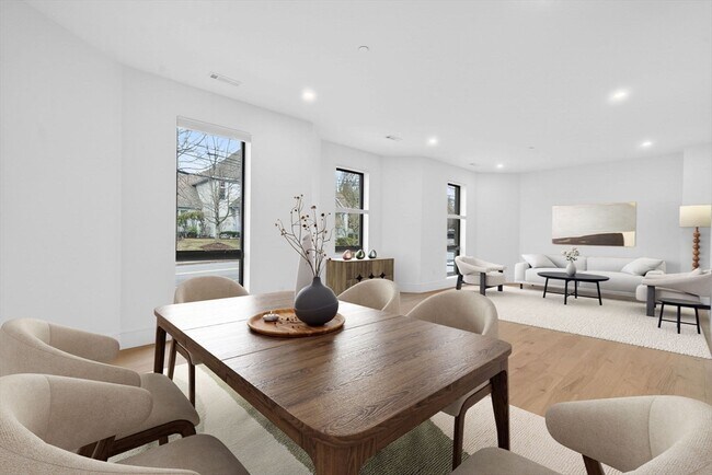 Building Photo - 1114 Beacon St