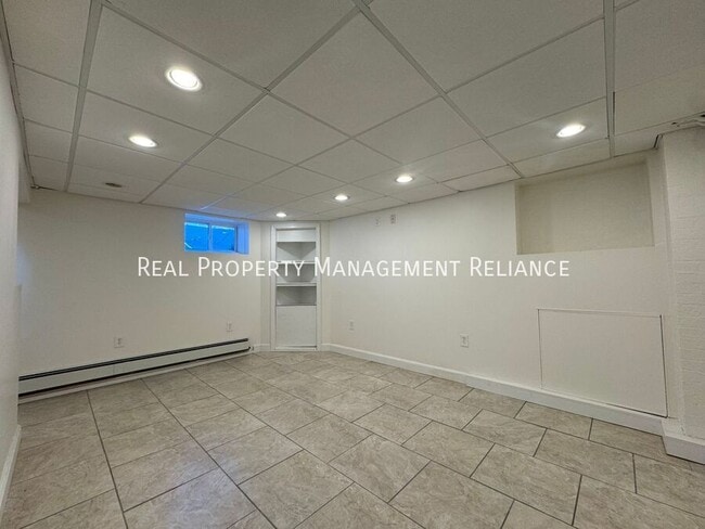 Building Photo - 30 Morningside Ln