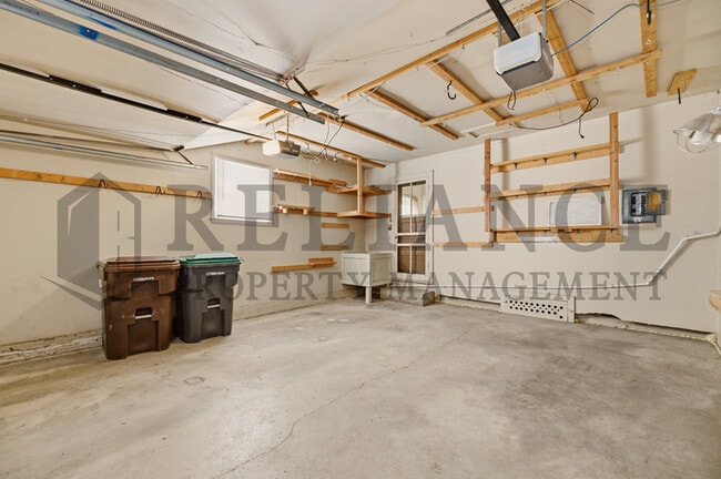 Building Photo - 6216 E Orme St