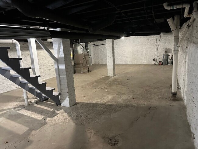 Building Photo - 5414 Brooklyn Ave