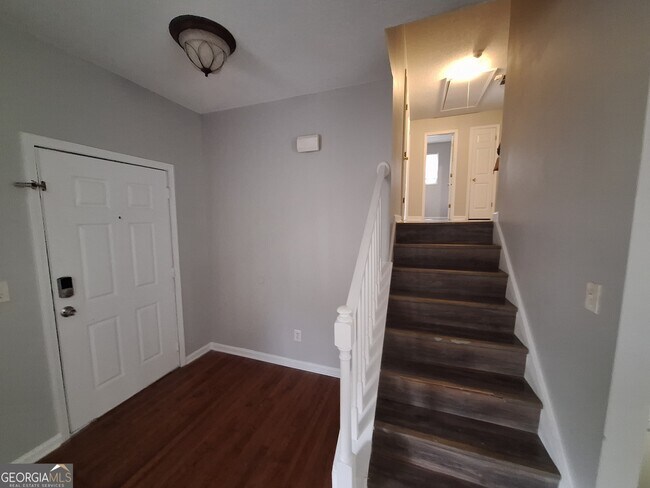 Building Photo - 5633 Rutland Dr SW