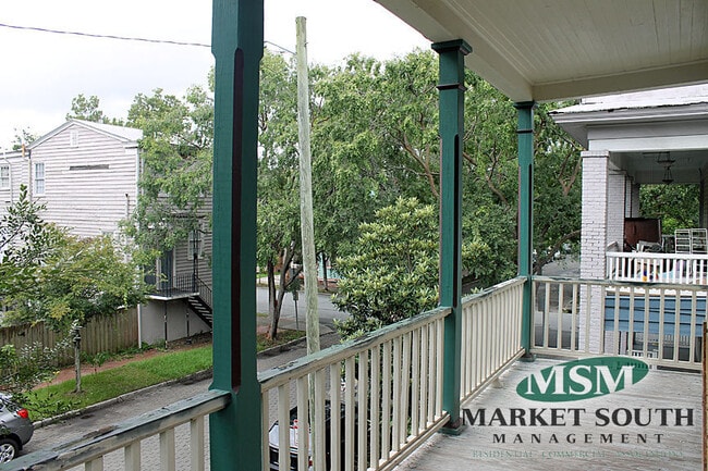 Building Photo - 308 E Waldburg St