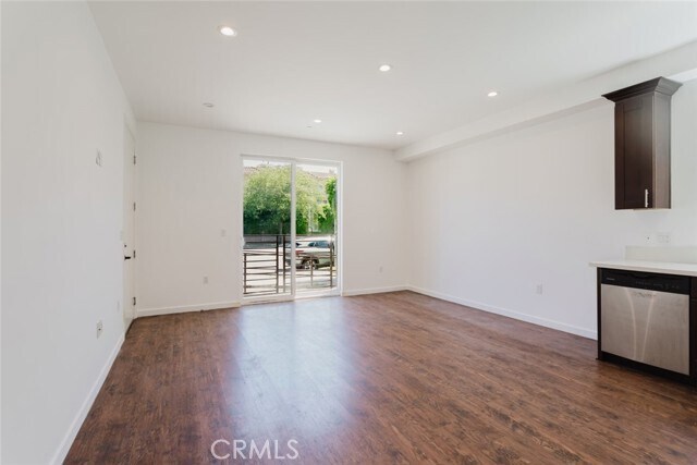 Building Photo - 13551 Burbank Blvd