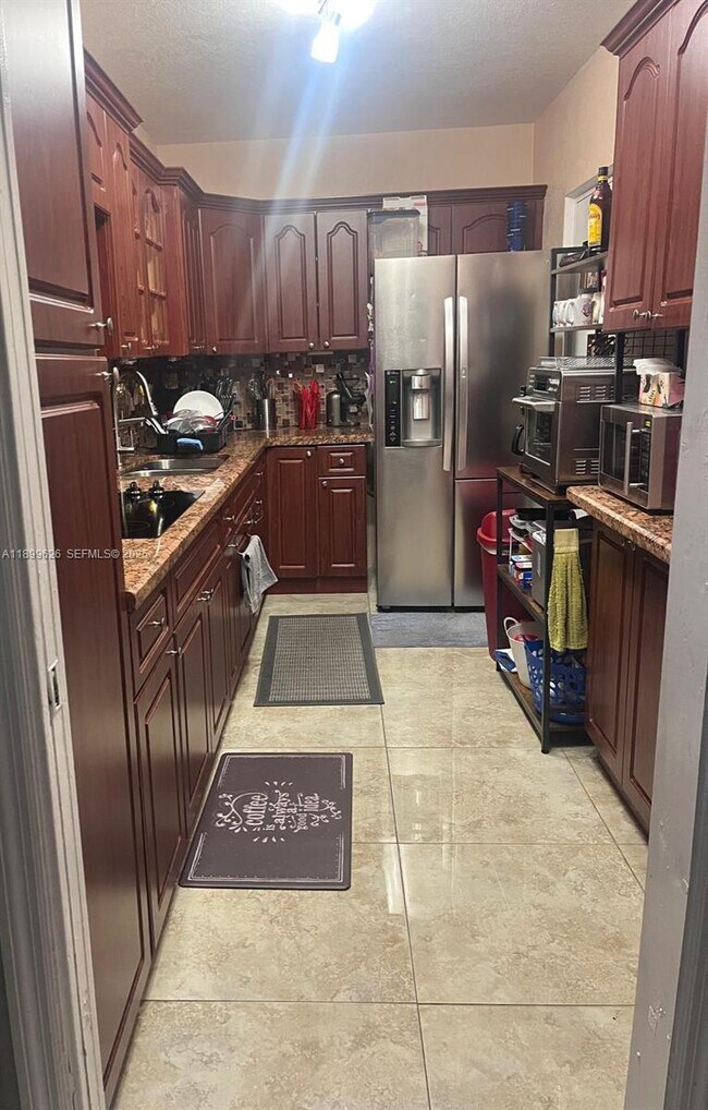 Building Photo - 1880 S Treasure Dr