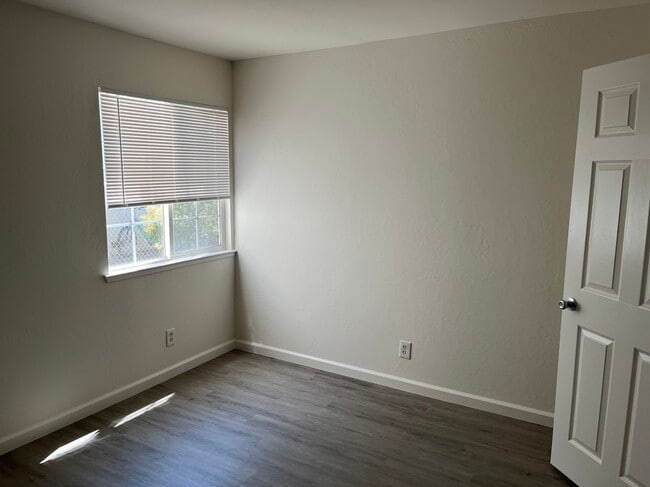Building Photo - 1744 Noranda Dr
