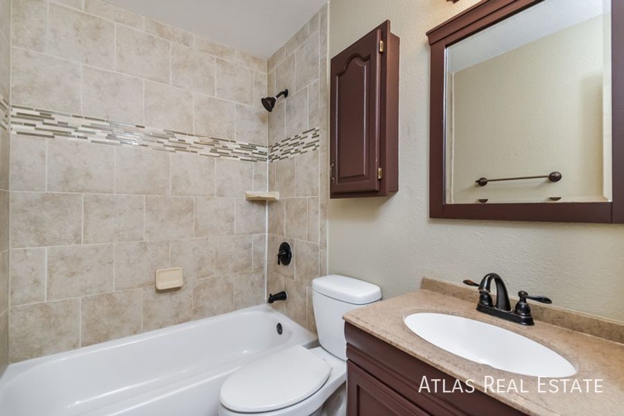Building Photo - 612 Zion Dr