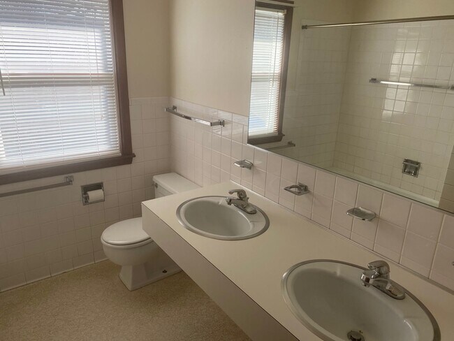 Building Photo - 109 O'Neil Dr