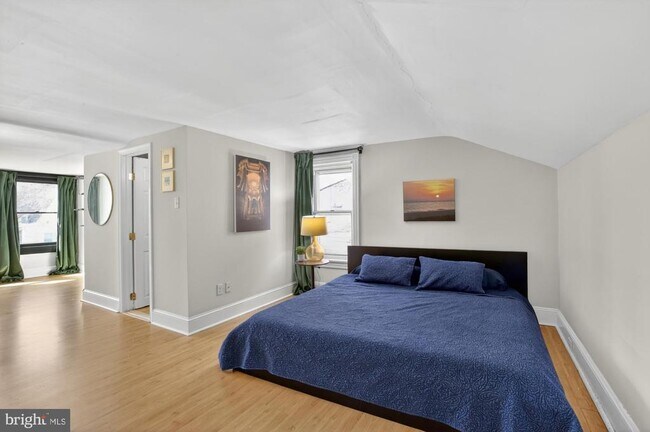 Building Photo - 4315 Lauriston St