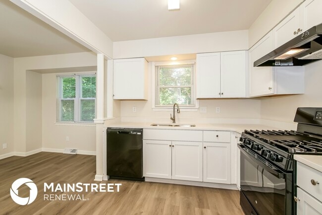 Building Photo - 5120 Goodman Ln