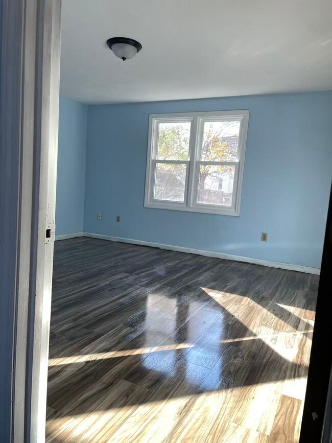 Building Photo - 34 Lawn St