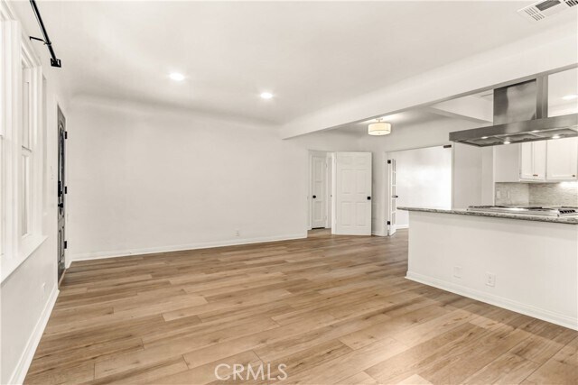 Building Photo - 351 W Elm Ave
