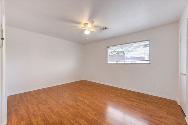 Building Photo - 6723 Tarnef Dr