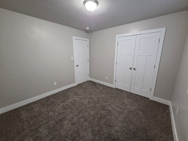 Building Photo - 3127 W 1675 N