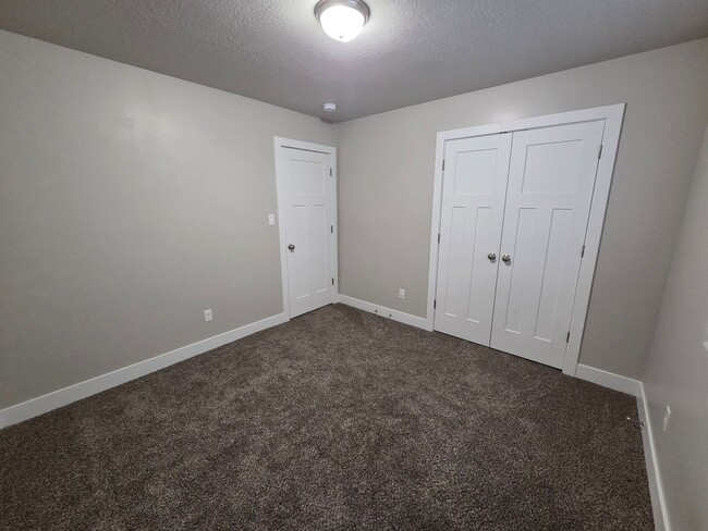 Building Photo - Like-New 3 Bed / 2.5 Bath Townhome in Prime Cedar City Location – Act Fast!