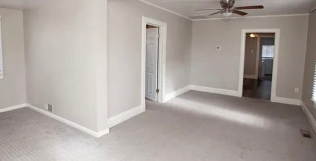 Building Photo - 208 Lincoln St