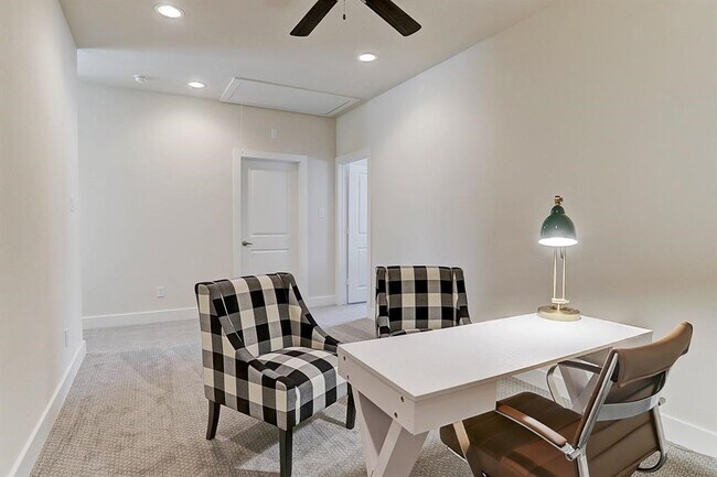 Building Photo - 8808 Hollister Pine Ct