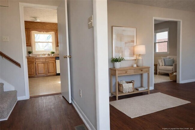 Building Photo - 6811 Mangrove Dr