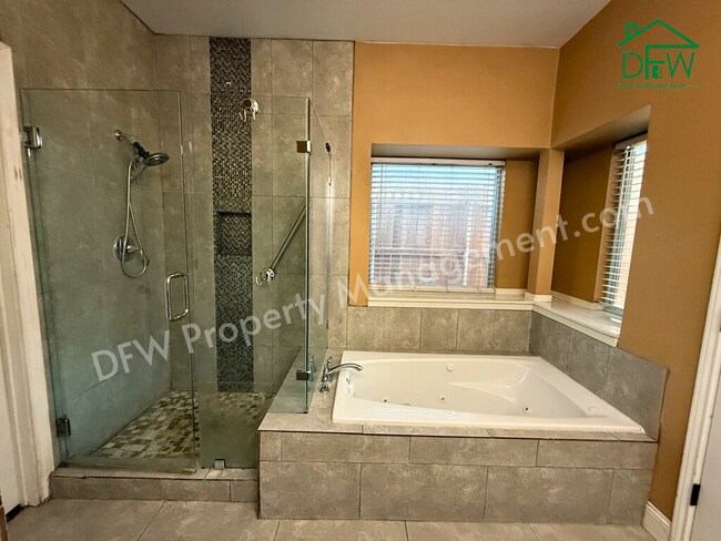 Building Photo - Beautiful 4 Bedroom 2.5 Bathroom Home for Lease in Grand Prairie, TX