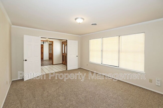Building Photo - 21 Edgewood Ln