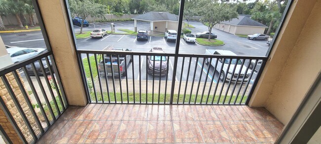 Building Photo - 940 Village Trail