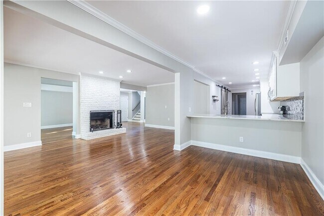 Building Photo - 2690 Camden Glen Ct