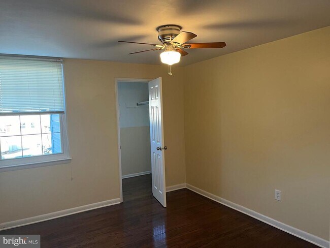 Building Photo - 4417 Crossland Rd