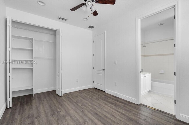 Building Photo - 624 SW 147th Ave