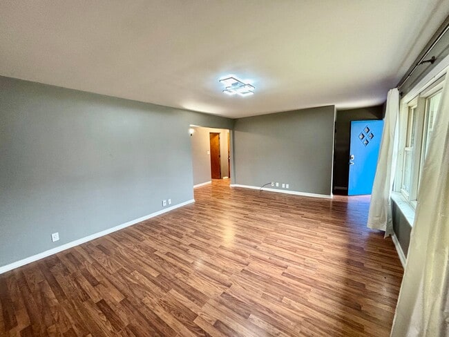 Building Photo - $1395 Charming 3-Bedroom Ranch Near Ball State & Ball Memorial!