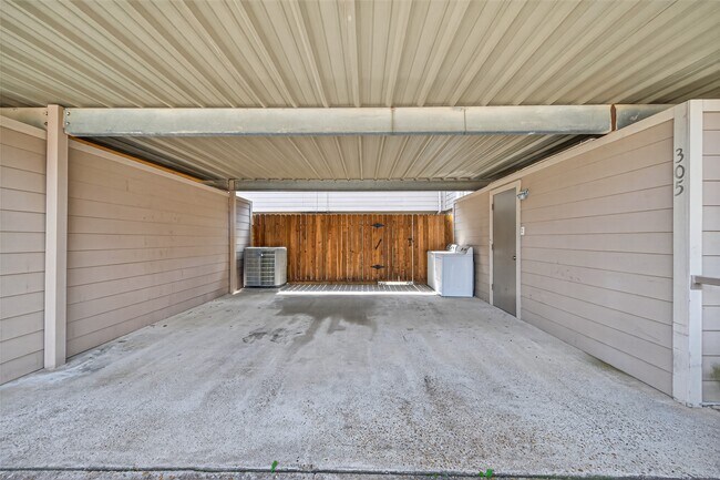 Building Photo - 6700 Richardson Rd