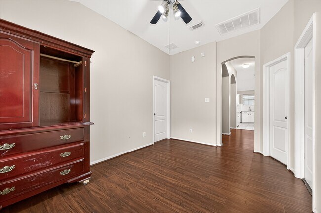 Building Photo - 16107 Hitching Post Ct