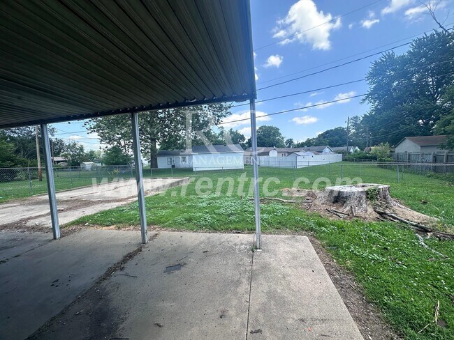 Building Photo - 1213 Giddings-