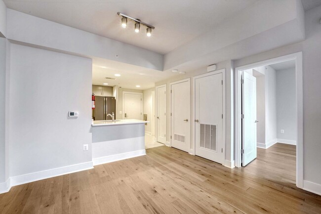 Building Photo - Concierge Building! Modern Condo with 1 Re...