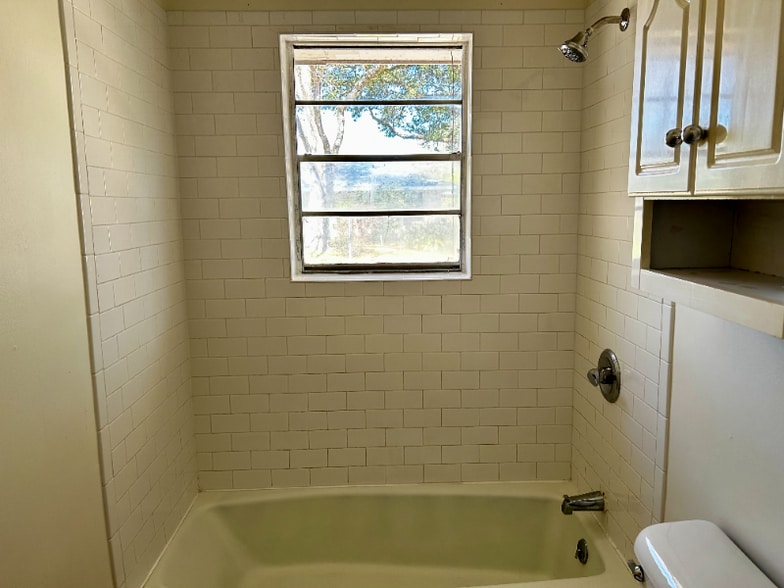 Building Photo - 120 Nolen St