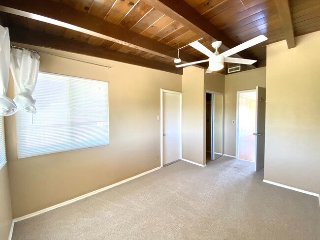 Building Photo - Great Patio Space w/ Canyon Views!!