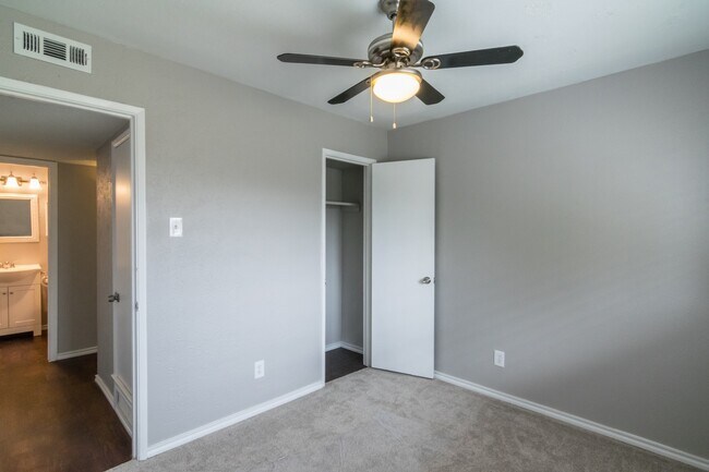 Building Photo - 5214 Spring Lake Dr