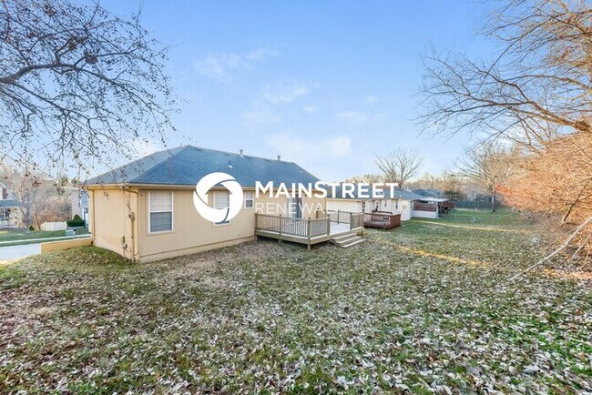 Building Photo - 3 Bedroom Pet-Friendly Home in Independence, MO with Main Street Renewal