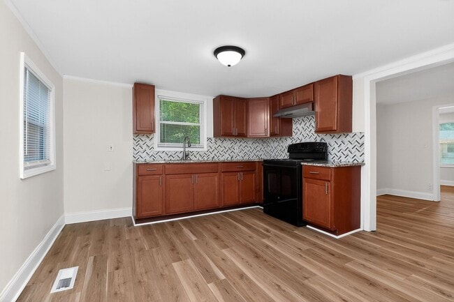 Building Photo - Cozy Two Bedroom Home!