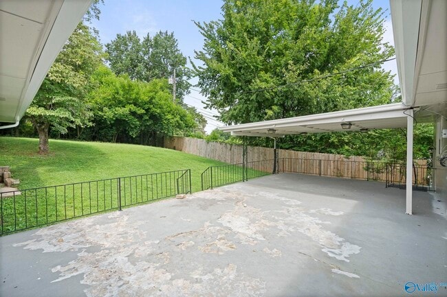 Building Photo - 1508 Owens Dr SE