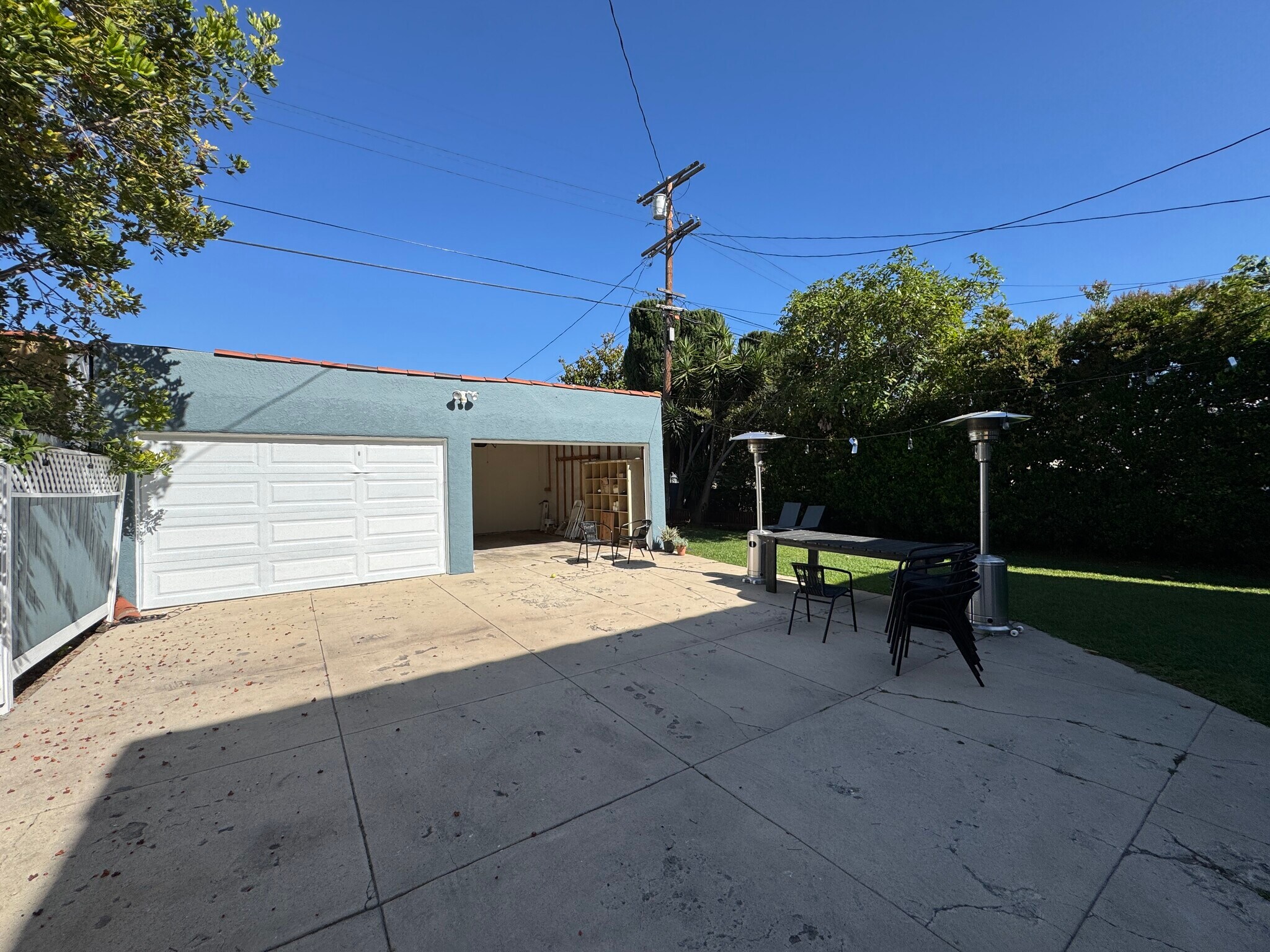 Building Photo - 848 S Curson Ave