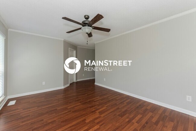 Building Photo - 4 Bedroom Pet-Friendly Home in Hendersonville, TN with Main Street Renewal