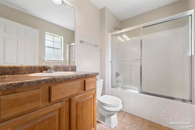 Building Photo - 6184 Green Acres Dr