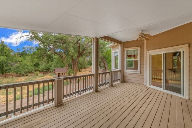 Building Photo - Beautiful and Spacious 4Bd 3.5Bath Home in...