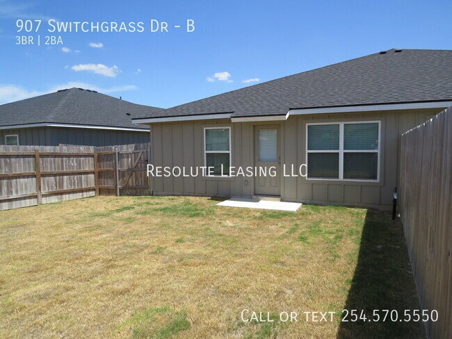 Building Photo - 907 Switchgrass Dr